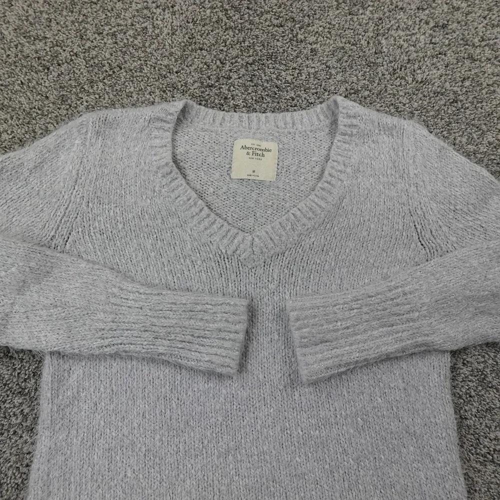 Abercrombie Fitch Sweater Womens M Gray‎ V Neck Ribbed Knit Pullover Soft Fuzzy